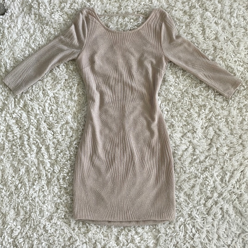 Short elegant brilliant dress perfect for dinner or a brunch event